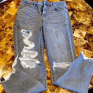 American Eagle Next Level Stretch distressed jeans, size 8